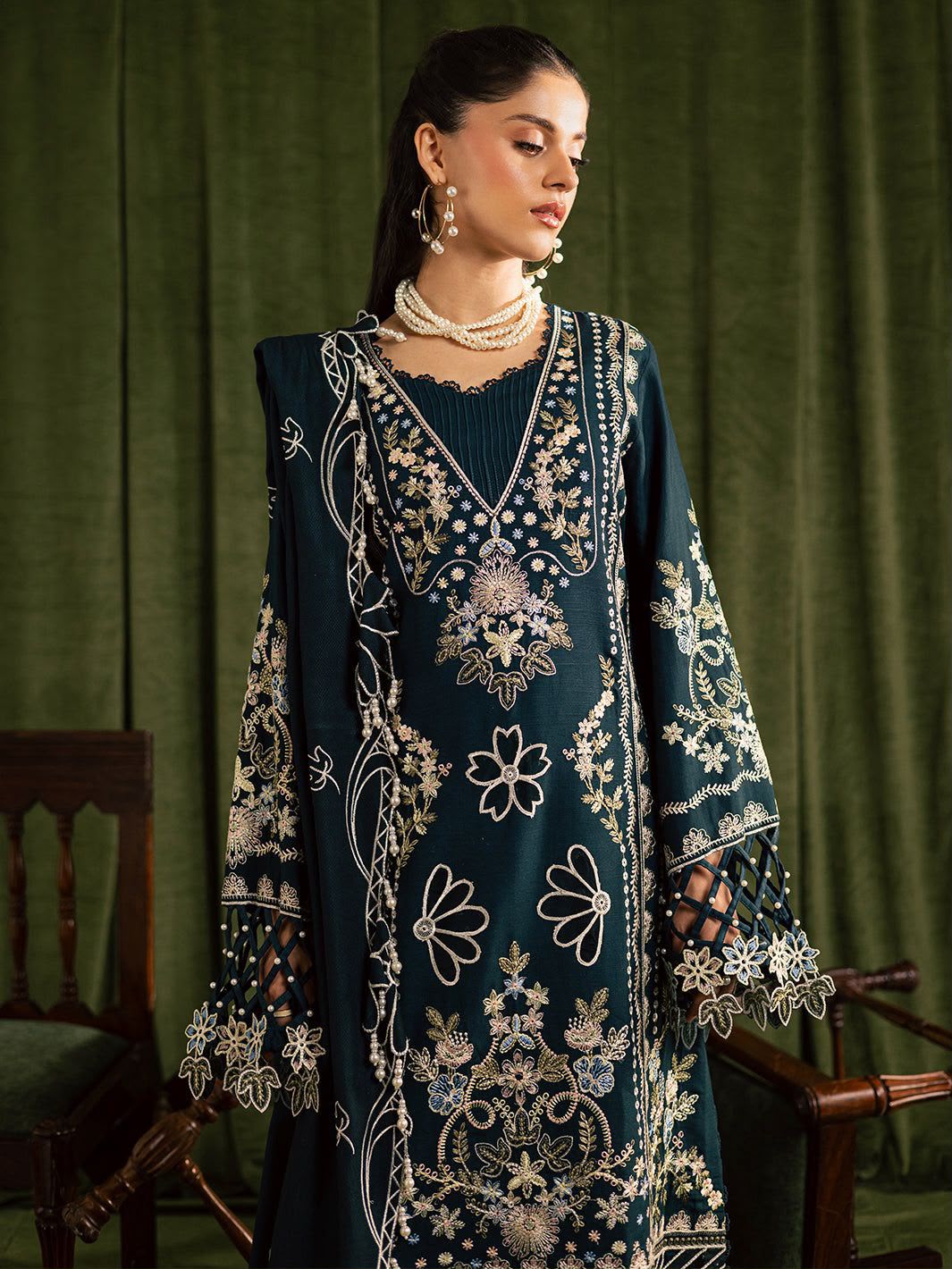 Mahnur Luxury Dhanak embroidered 3 Piece Dress | S020