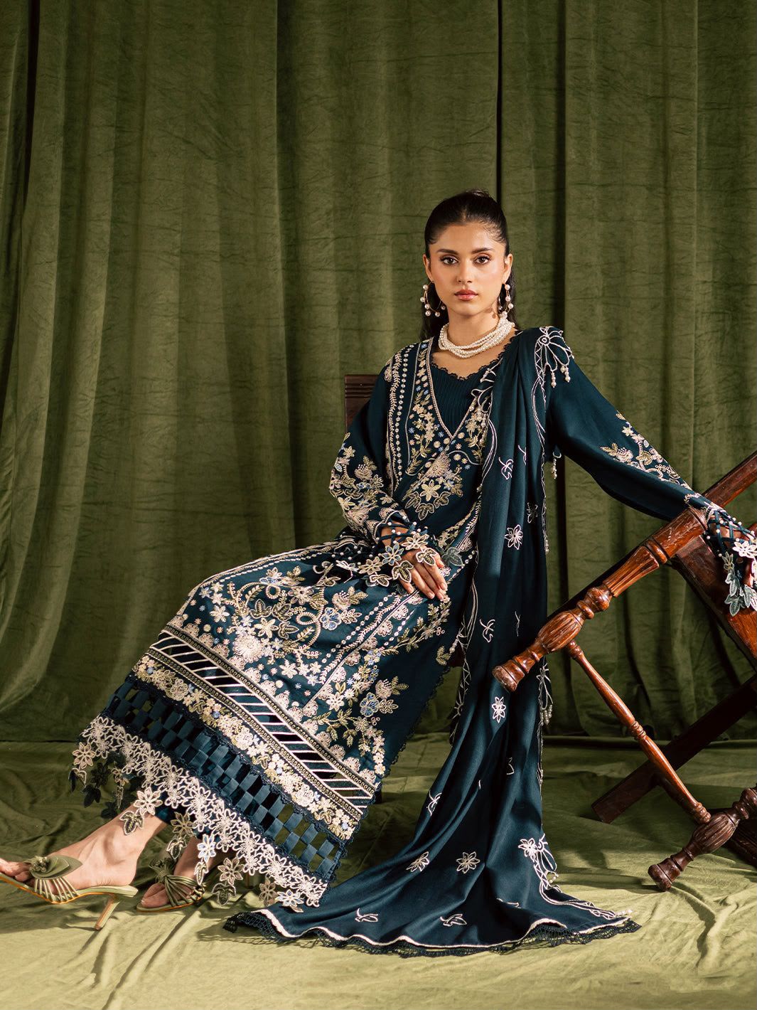 Mahnur Luxury Dhanak embroidered 3 Piece Dress | S020